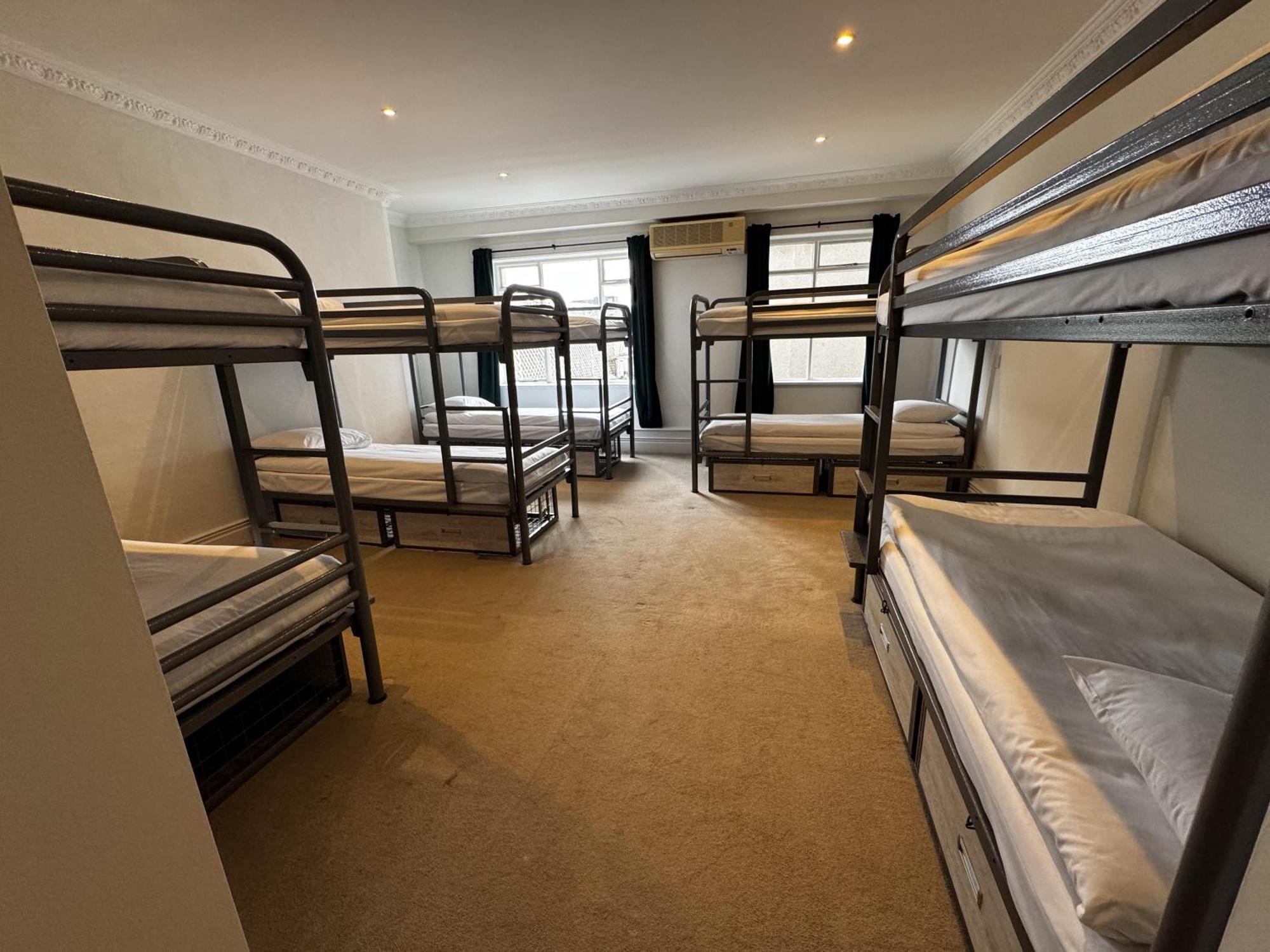 The Dawson - Hostal *